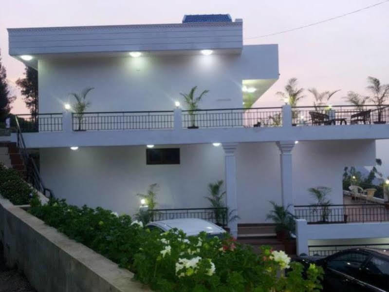 Mount N Mist Hotel Nainital Buitenkant foto